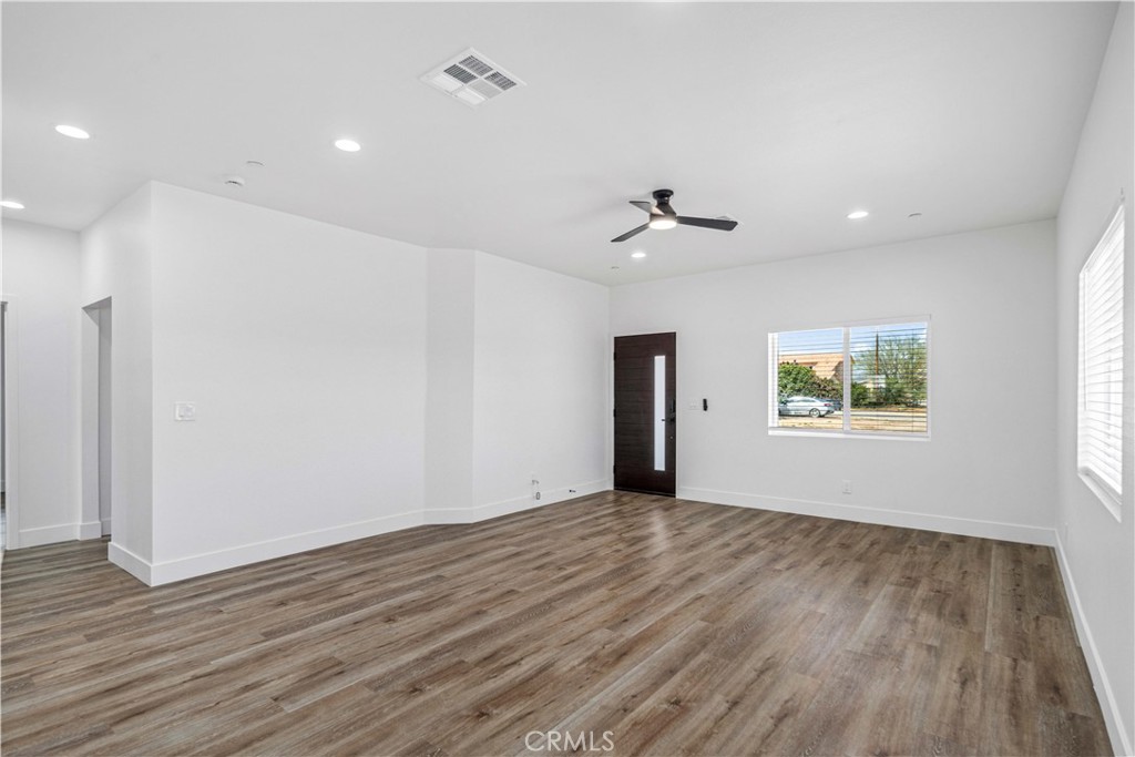 19436 87th Street Property Photo 7