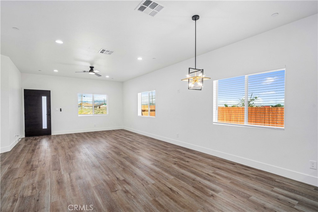 19436 87th Street Property Photo 9