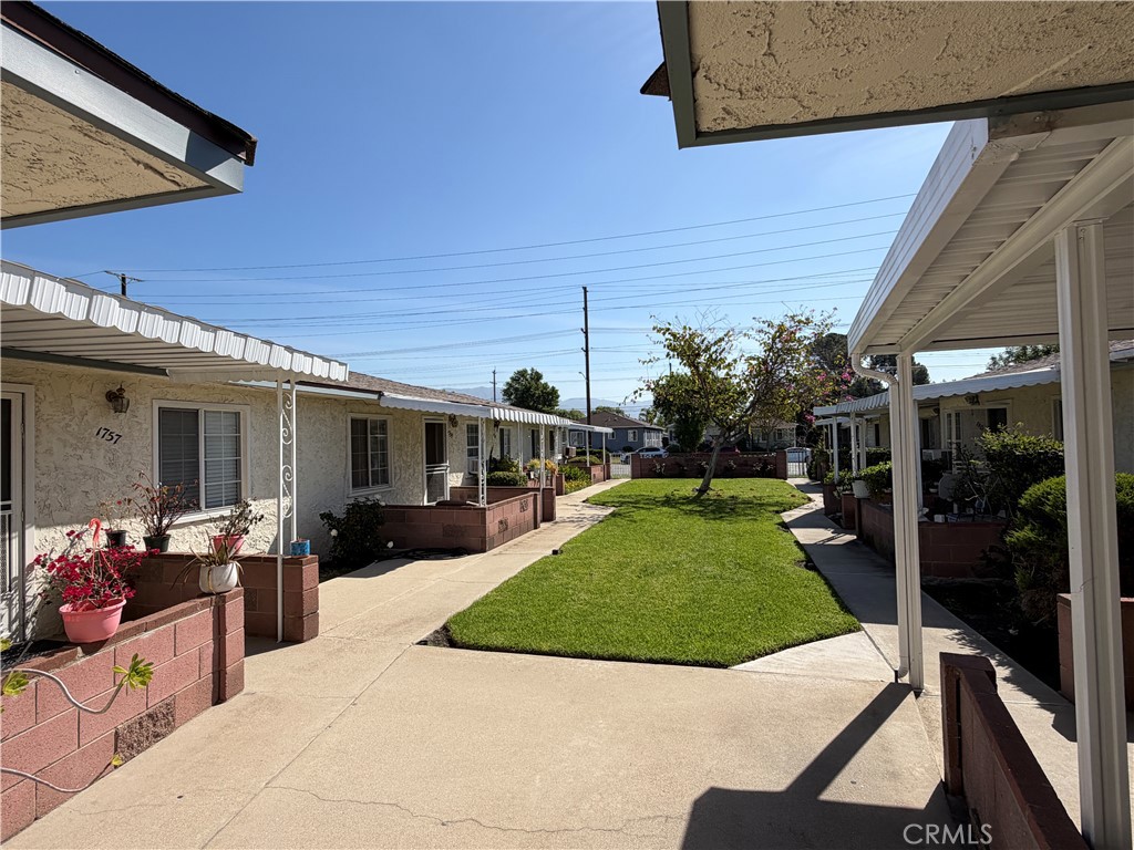 1757 N Hollywood Property Photo 3