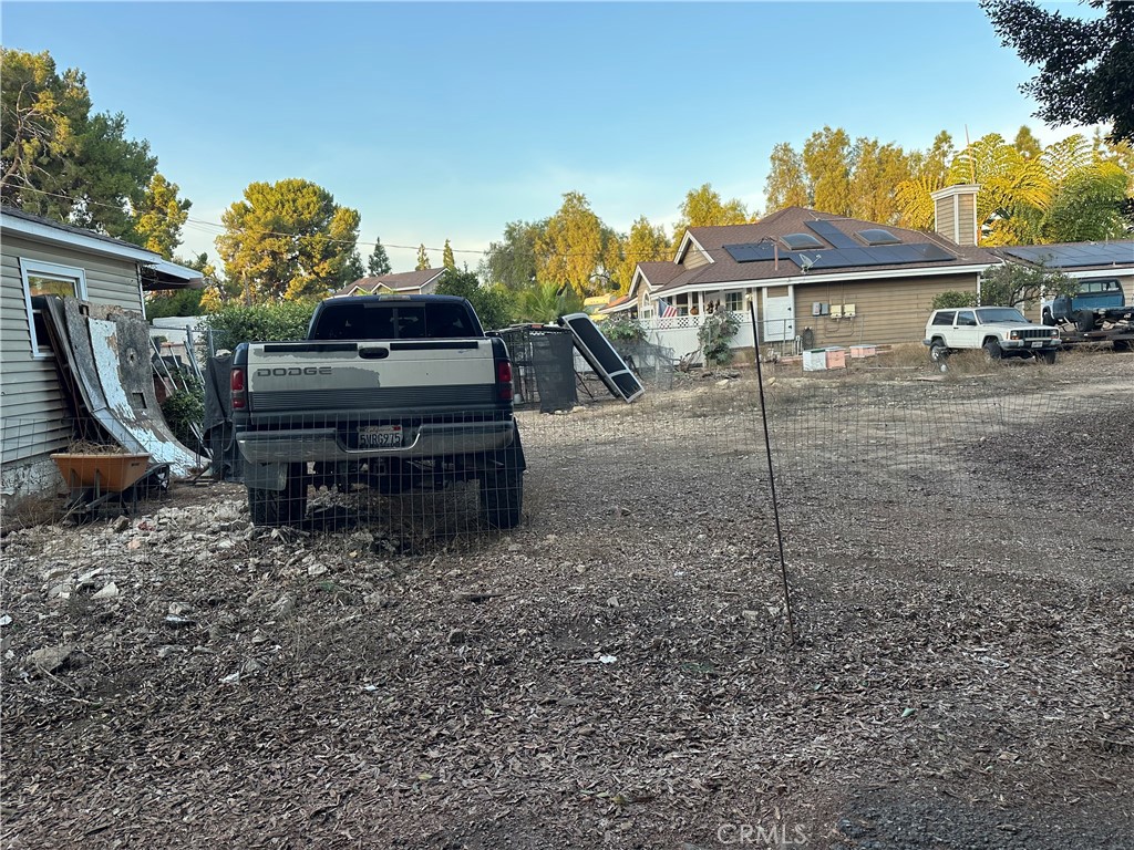 5152 Lakeview Property Photo 4