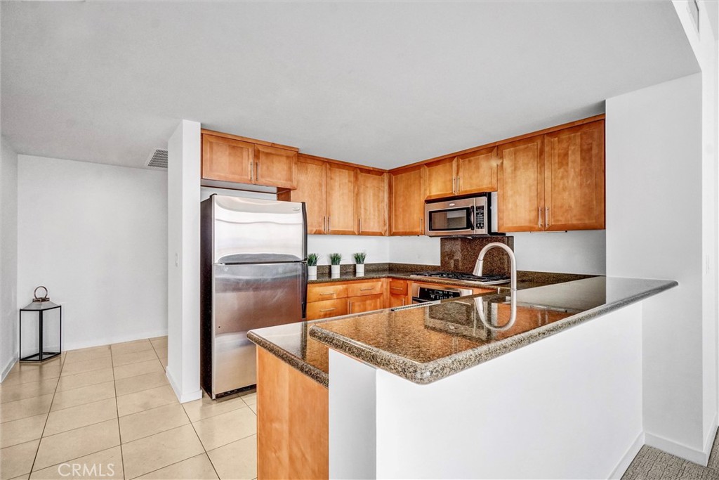 411 W Seaside Way 1804 Property Photo 15
