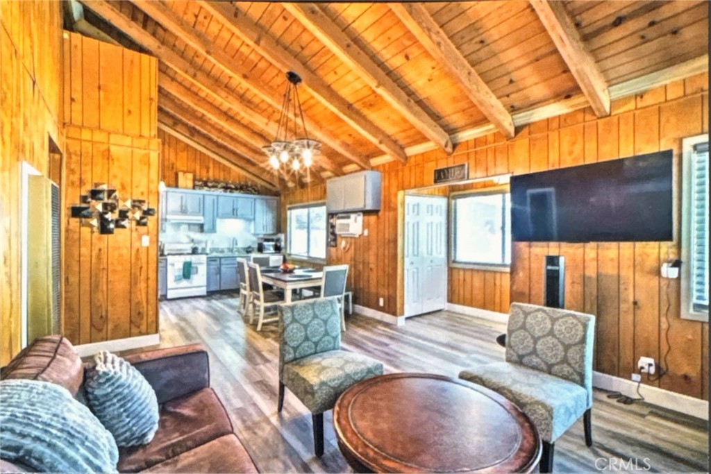 41667 Brownie Property Photo 1
