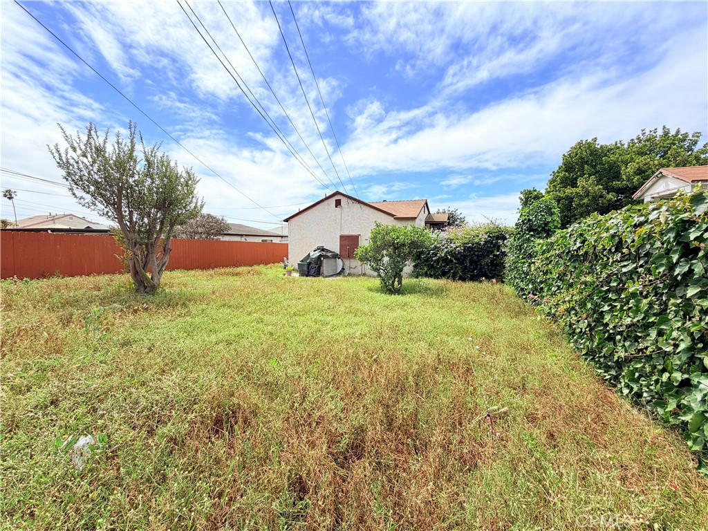 10846 S Manhattan Property Photo 7