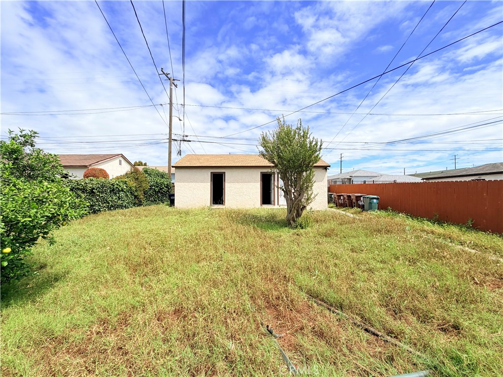 10846 S Manhattan Property Photo 9