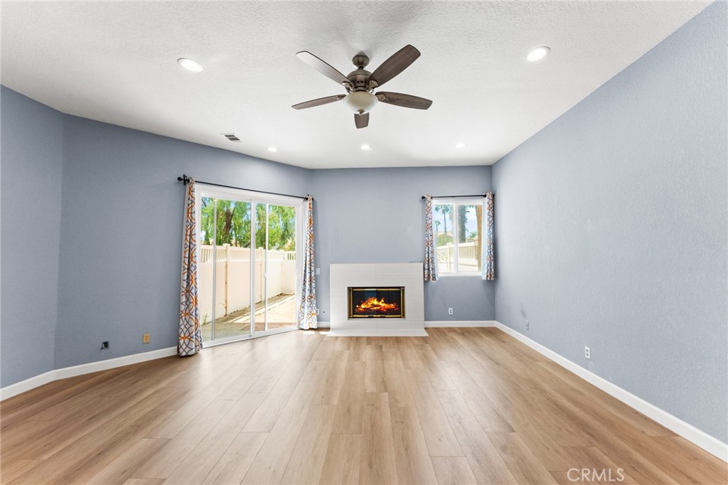 26282 Hanover Property Photo 6