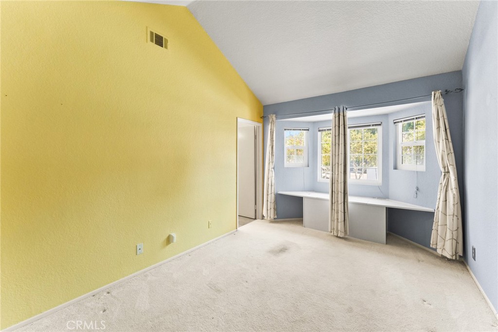 26282 Hanover Property Photo 13