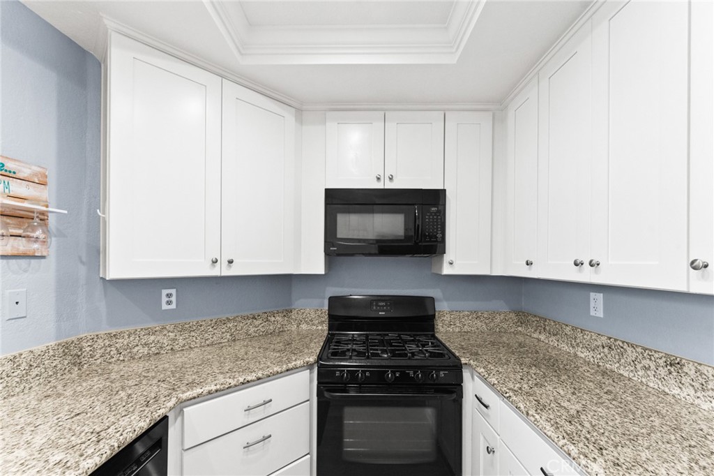 26282 Hanover Property Photo 21