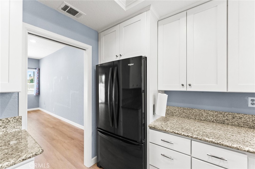 26282 Hanover Property Photo 23