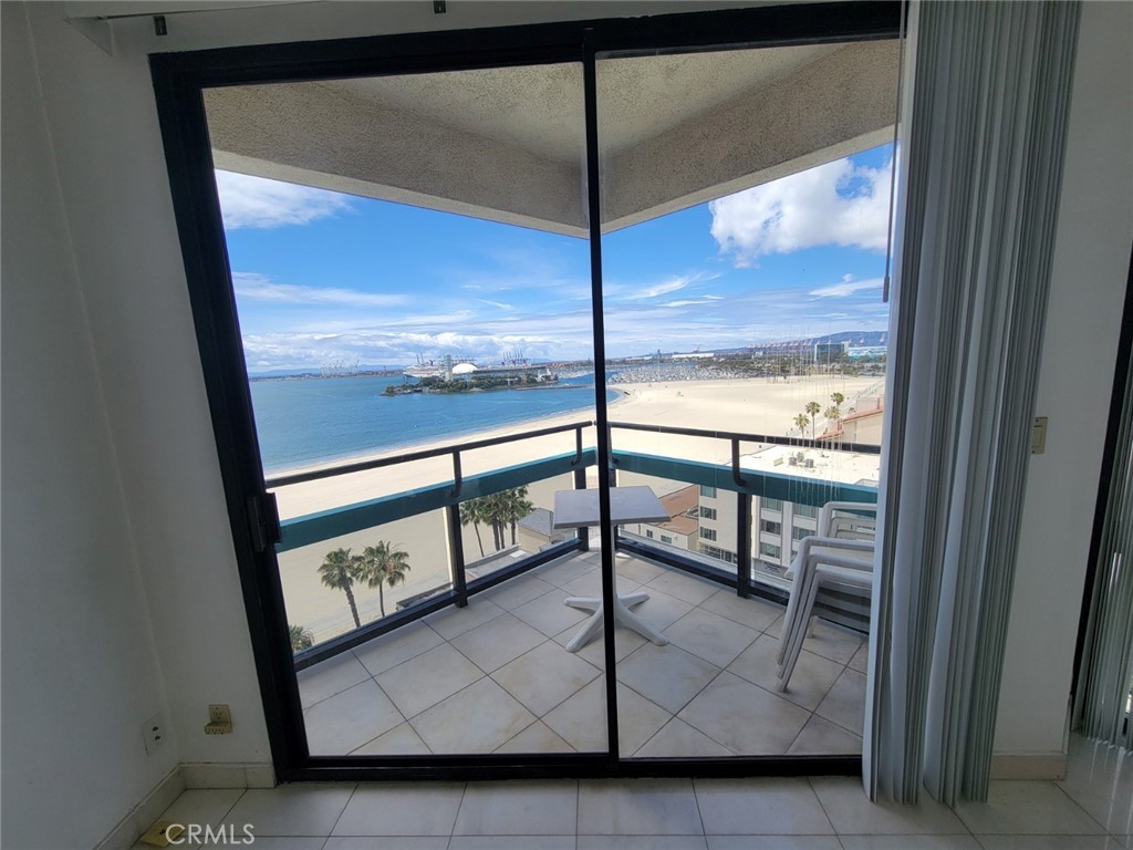 1310 E Ocean 905 Property Photo 23
