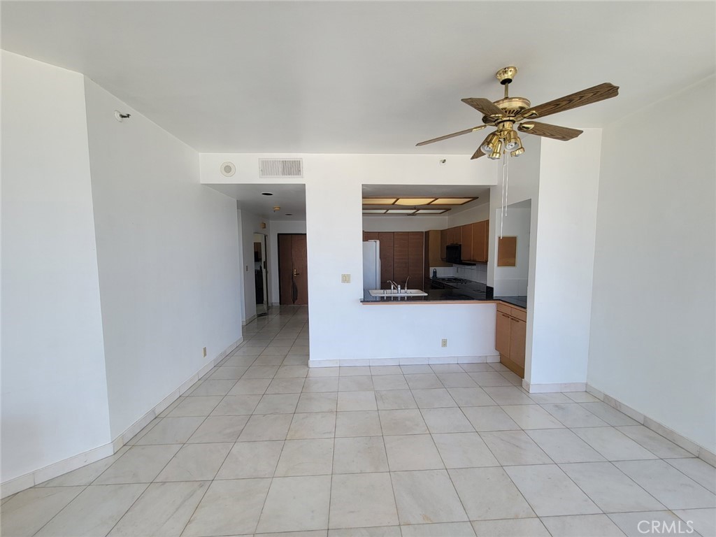 1310 E Ocean 905 Property Photo 30
