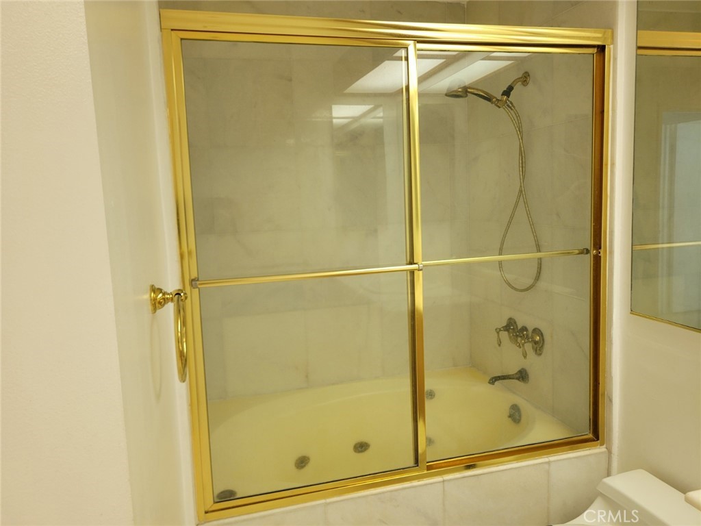 1310 E Ocean 905 Property Photo 37