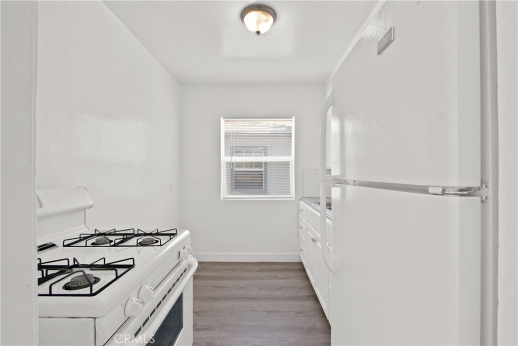 2075 E Broadway Property Photo 7
