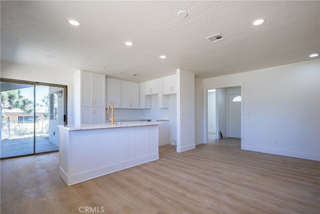 56634 Mountain View Trail Property Photo 6