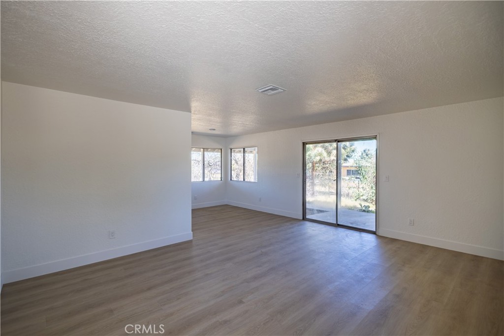 56634 Mountain View Trail Property Photo 7