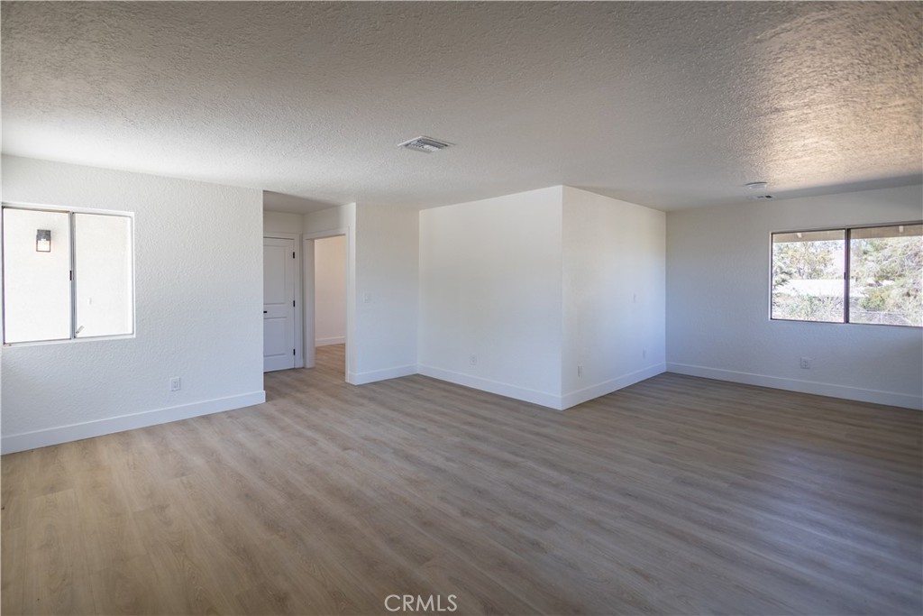 56634 Mountain View Trail Property Photo 8