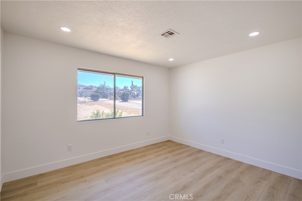 56634 Mountain View Trail Property Photo 20