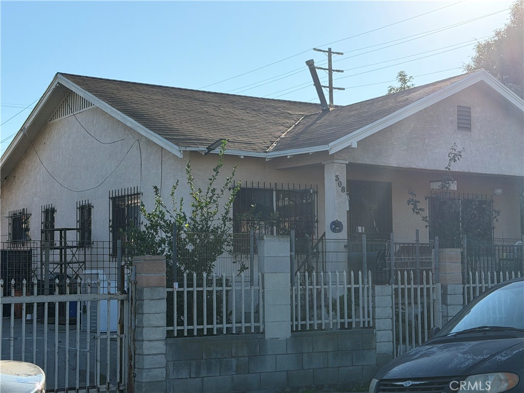 308 E 65th Property Photo