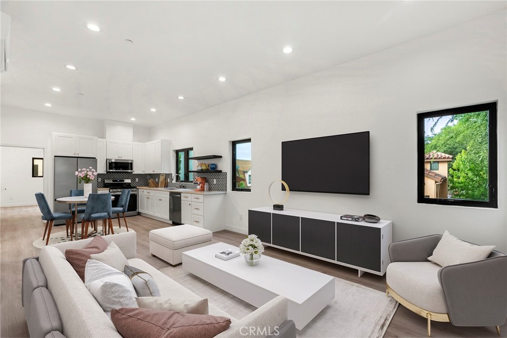 8929 Hubbard Street Property Photo 10