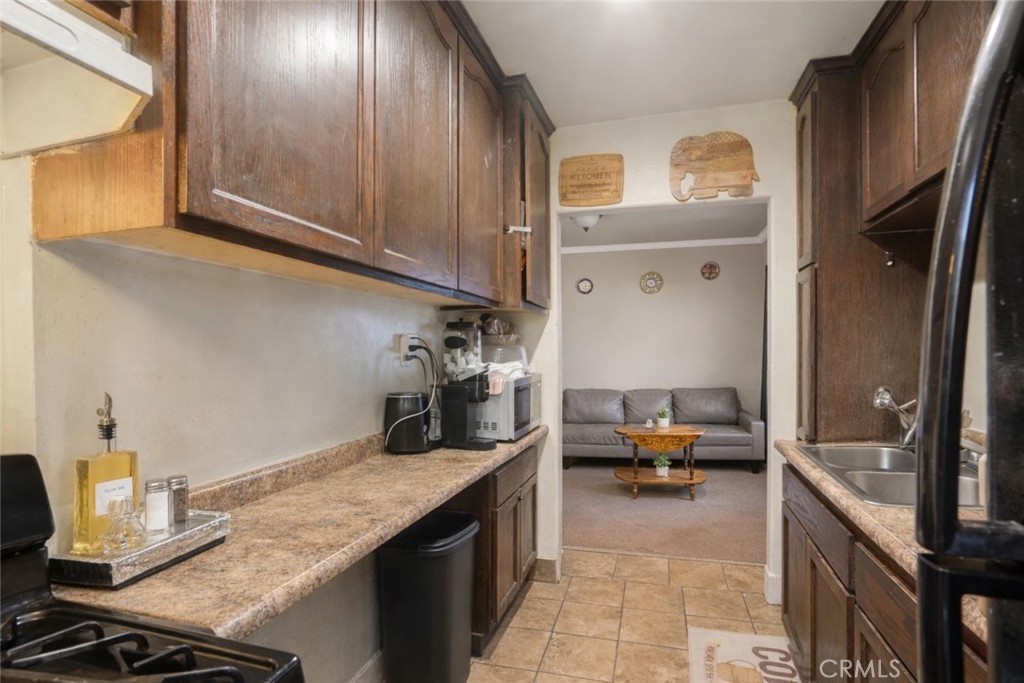 1543 W 22nd Place Property Photo 6