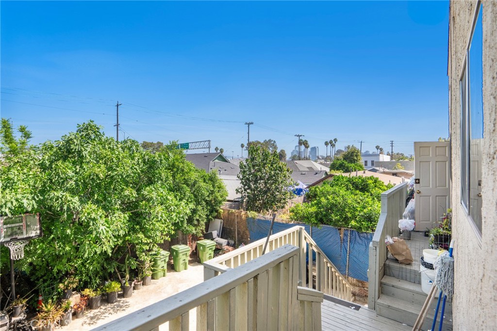 1543 W 22nd Place Property Photo 17