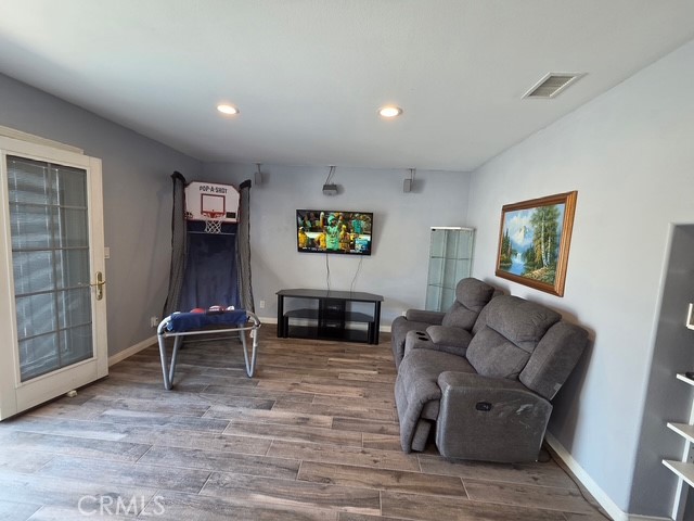 6261 Vanguard Avenue Property Photo 26