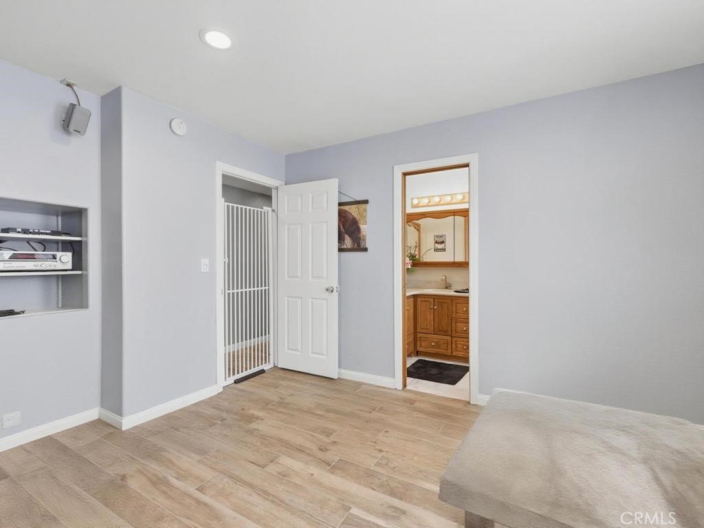 6261 Vanguard Avenue Property Photo 27
