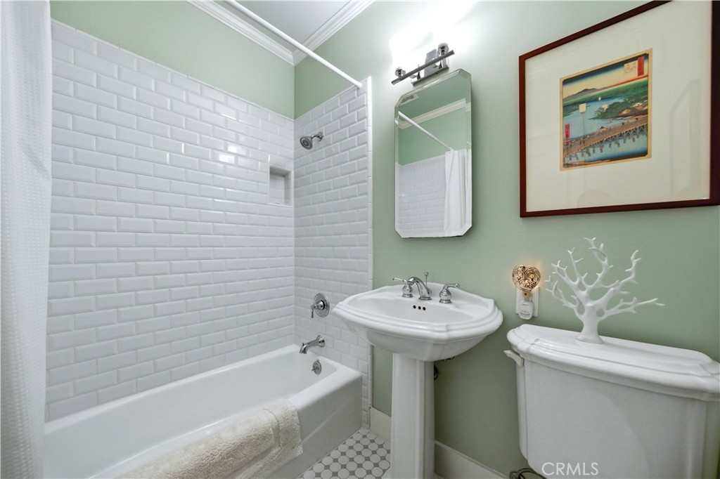 3409 E 2nd Street Property Photo 40