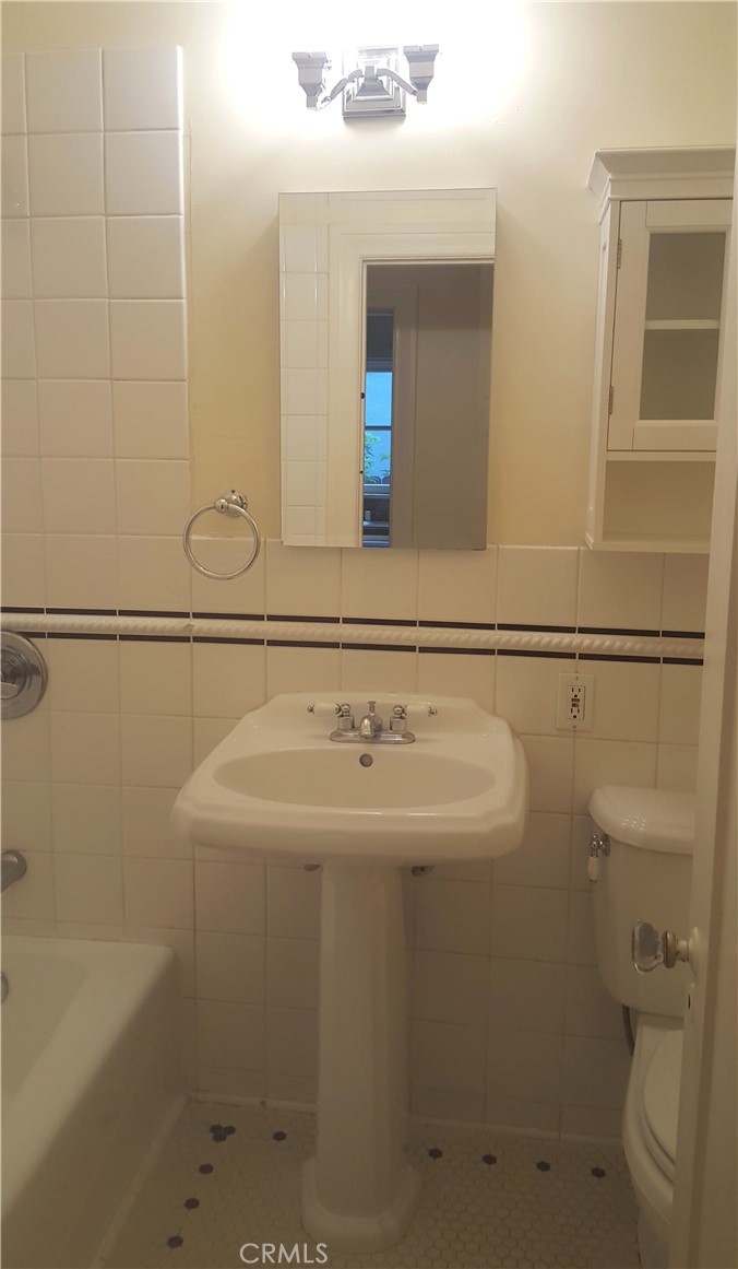 3409 E 2nd Street Property Photo 51