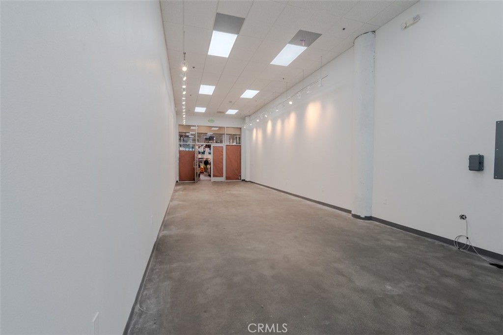 750 S Oxford Property Photo 8