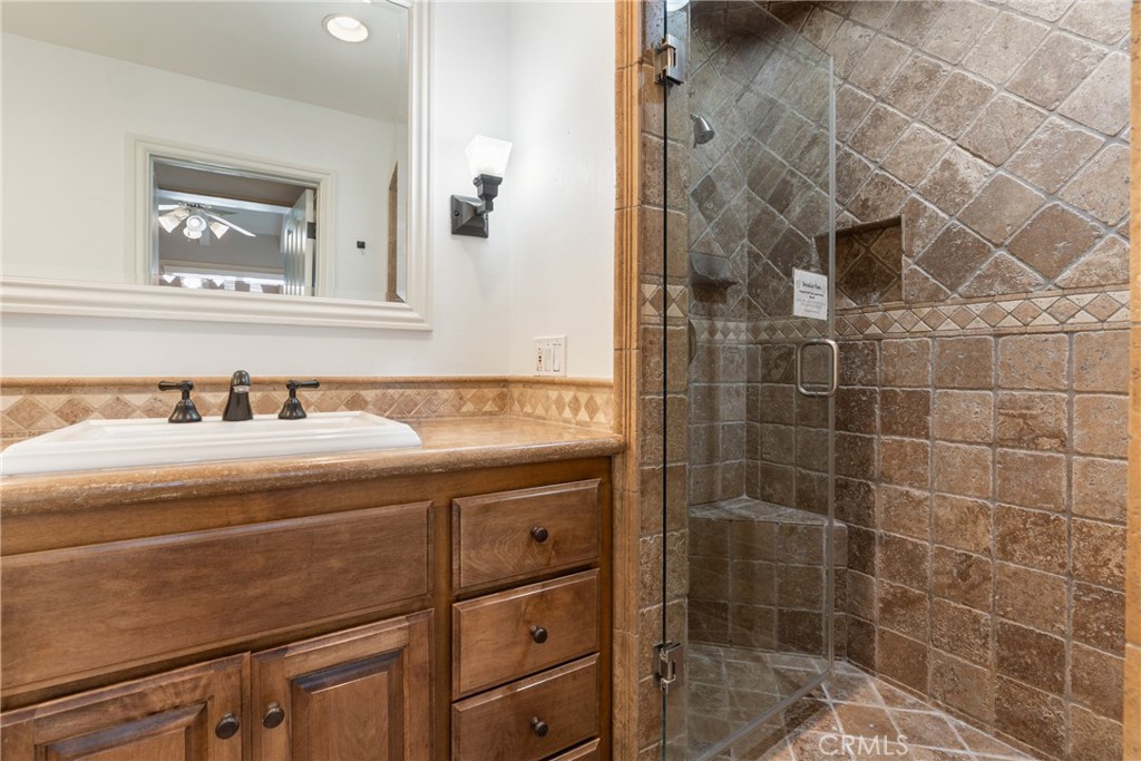 1011 N Bay Front Property Photo 8