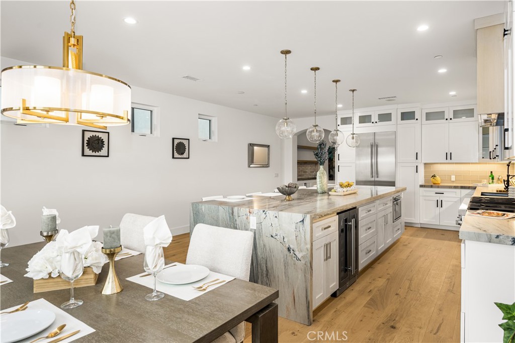114 2nd Property Photo 11