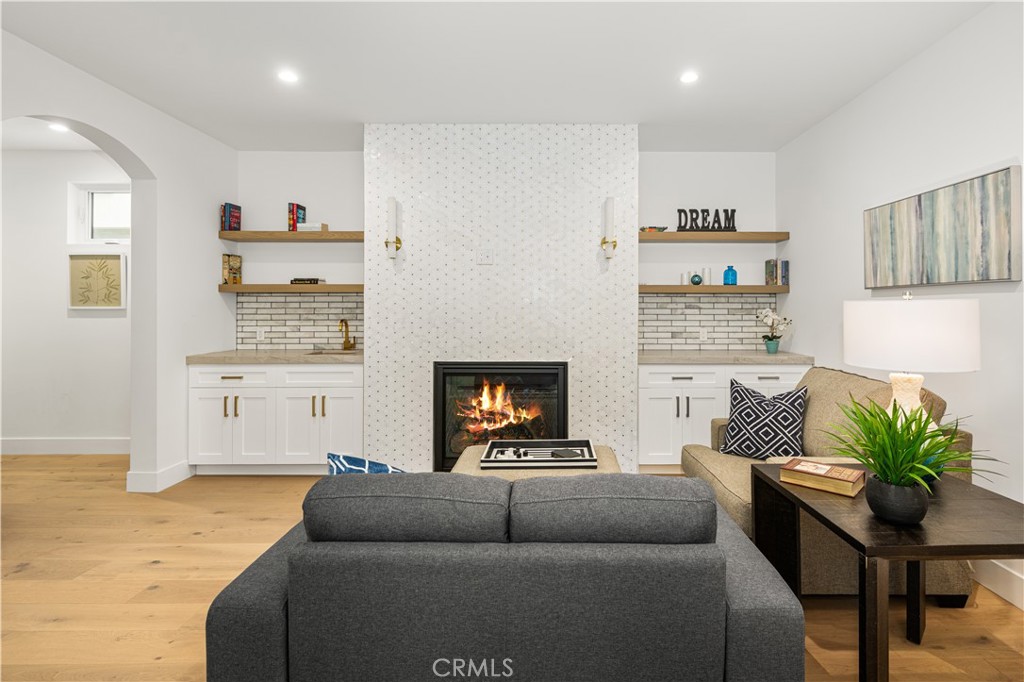114 2nd Property Photo 16