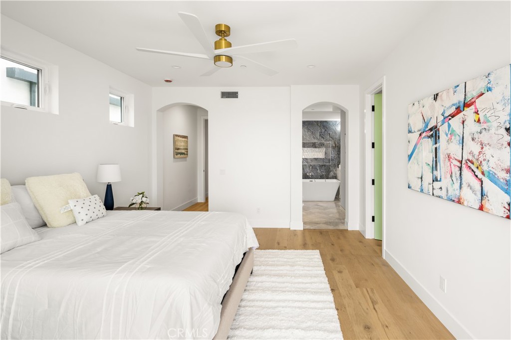 114 2nd Property Photo 20