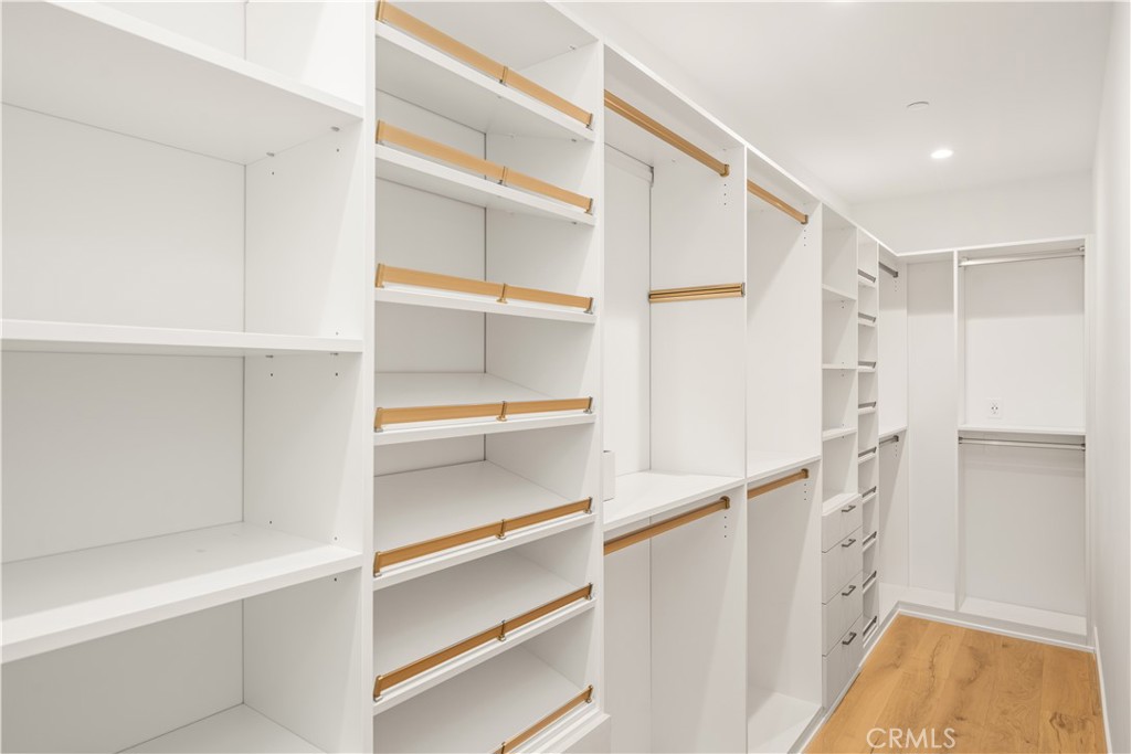 114 2nd Property Photo 22