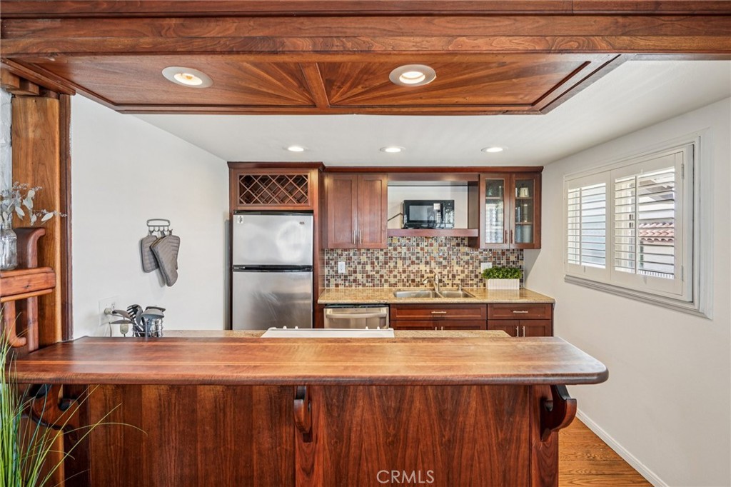 644 Manhattan Beach 10 Property Photo 10