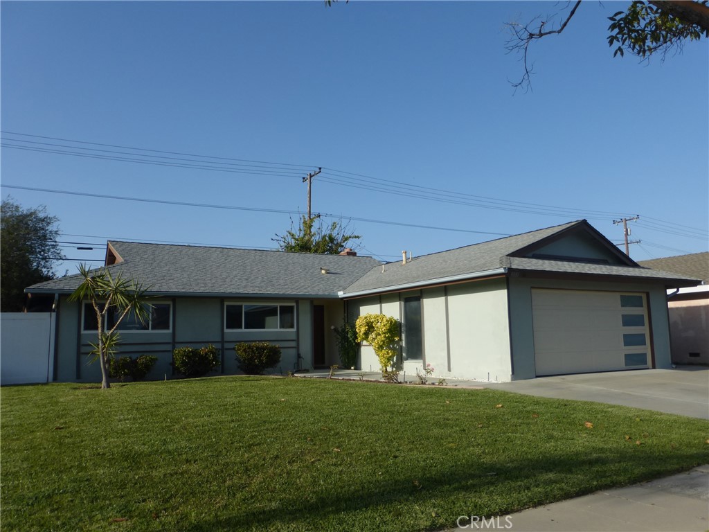 8881 Albatross Dr Property Photo 2