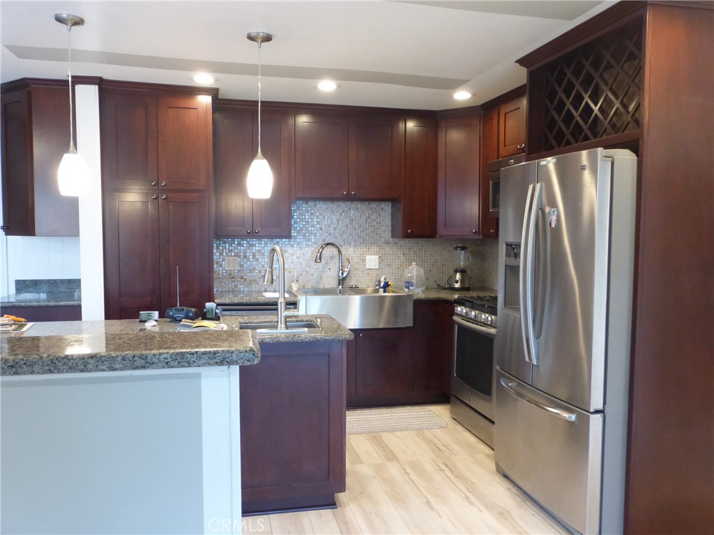 8881 Albatross Dr Property Photo 6