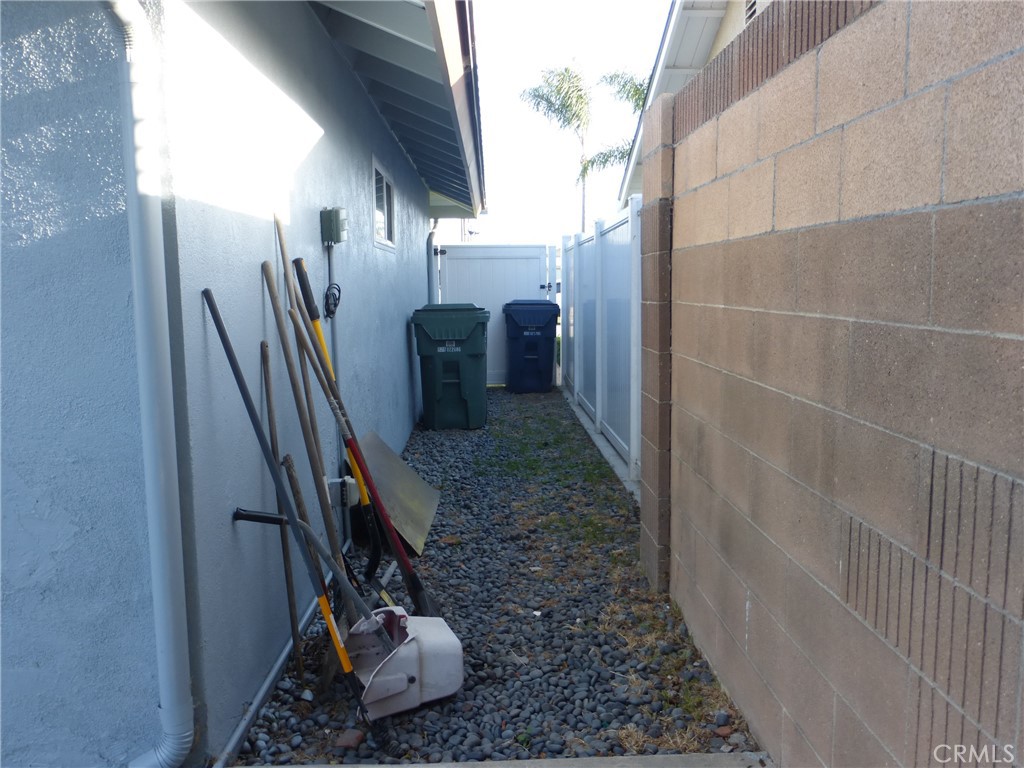 8881 Albatross Dr Property Photo 13