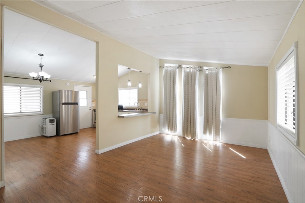 327 W Wilson 80 Property Photo 4