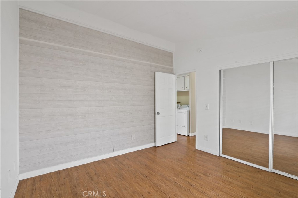 327 W Wilson 80 Property Photo 13