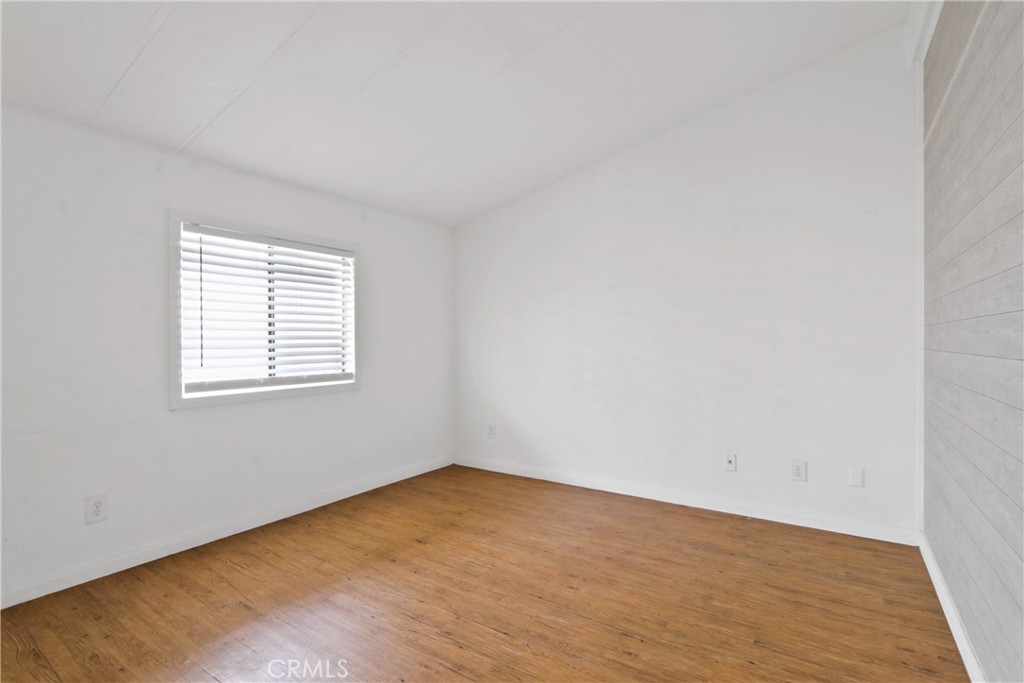 327 W Wilson 80 Property Photo 14