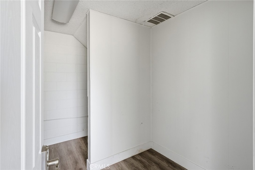 16440 Ashland Property Photo 19