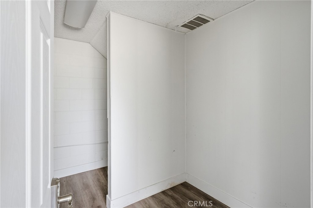 16440 Ashland Property Photo 19