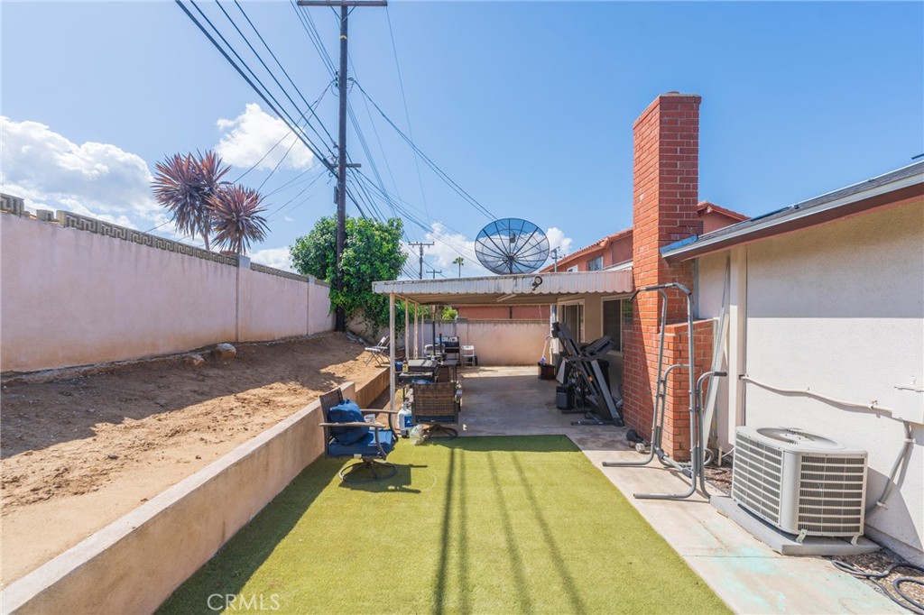 19112 Hillford Property Photo 21