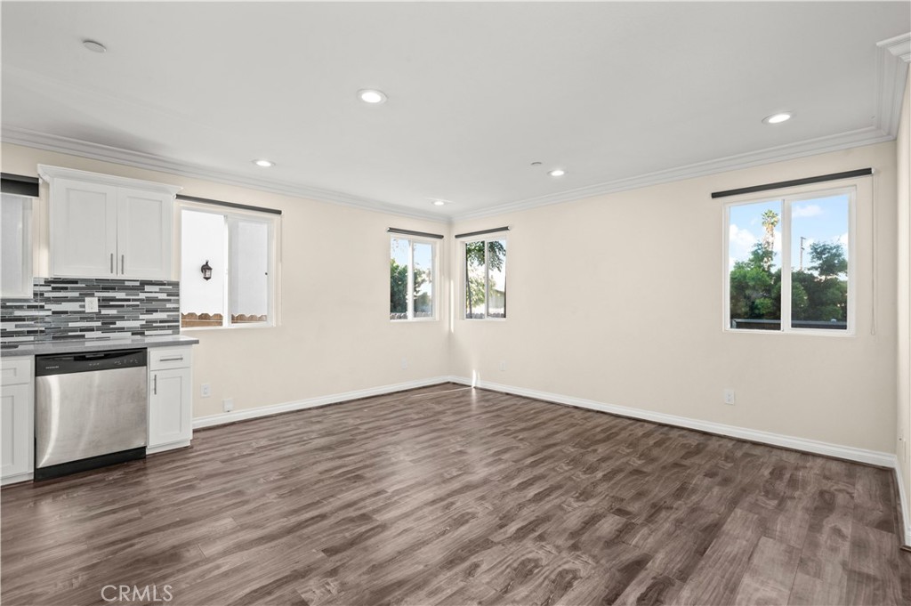 4816 Saturn Street Property Photo 7