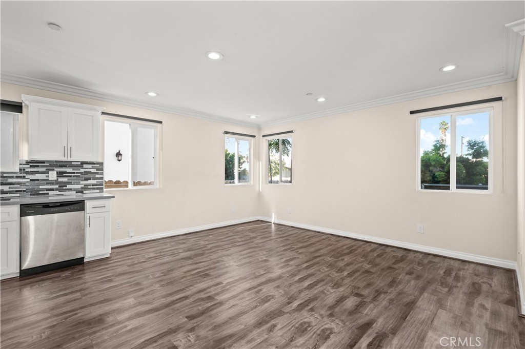 4816 Saturn Street Property Photo 8