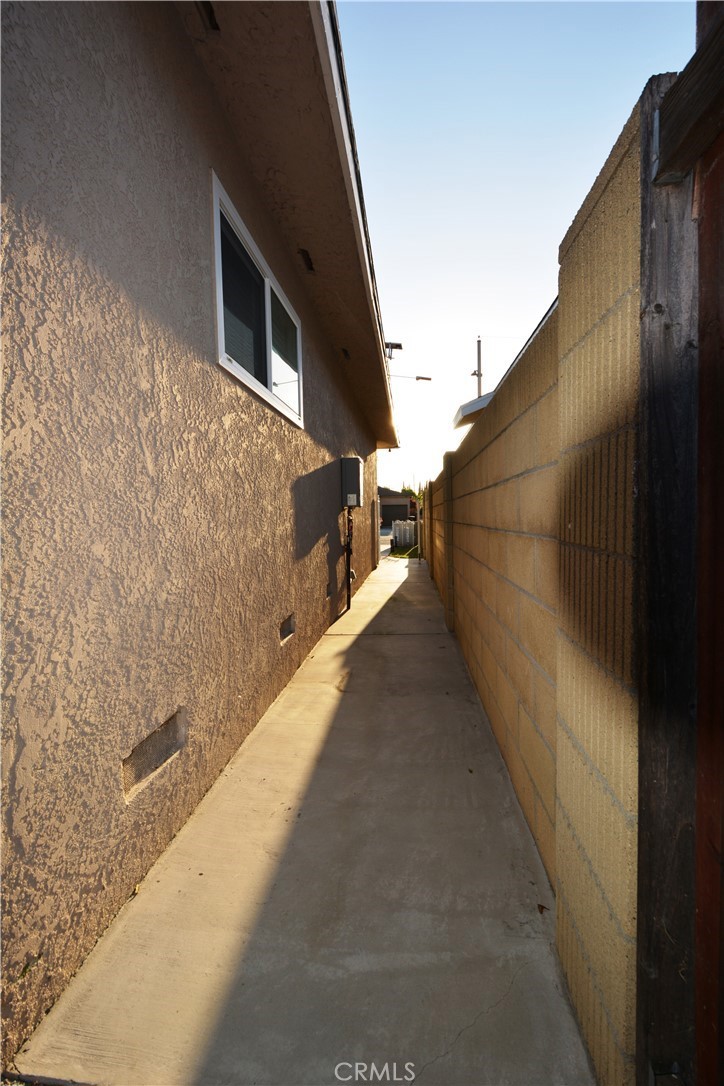 18328 Devlin Avenue Property Photo 7
