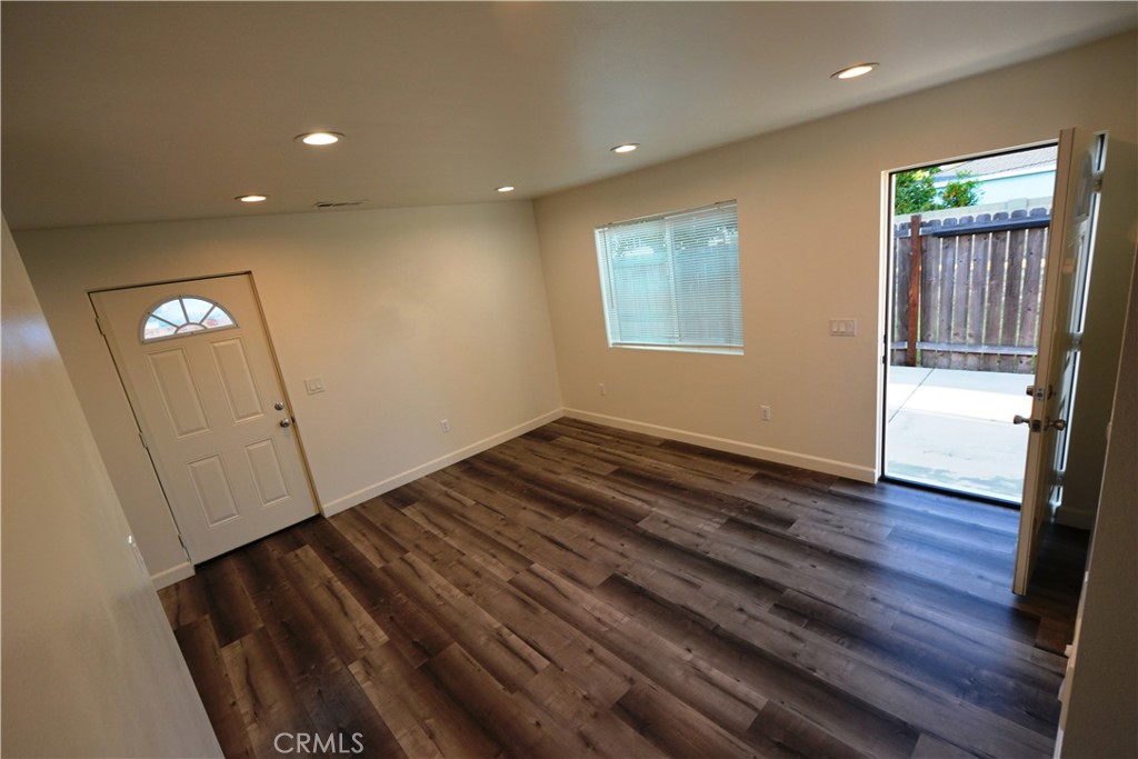 18328 Devlin Avenue Property Photo 11