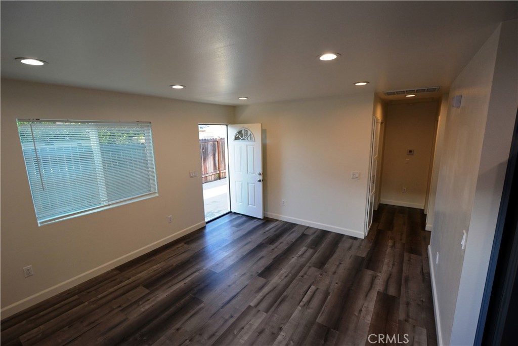 18328 Devlin Avenue Property Photo 12