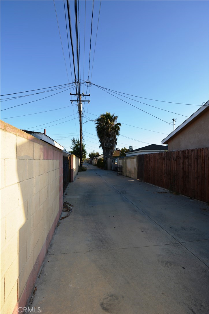 18328 Devlin Avenue Property Photo 28